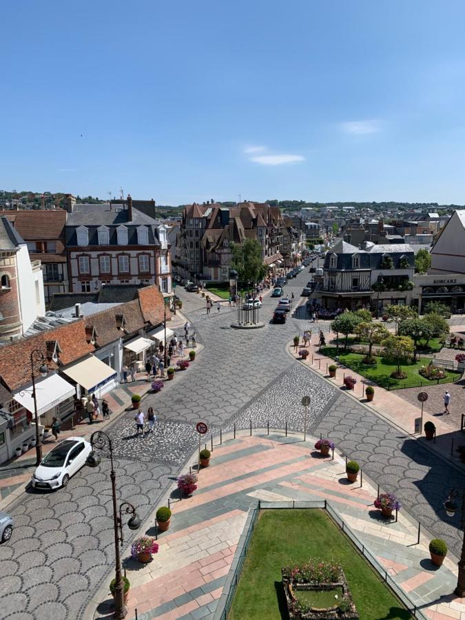 Duplex Au Coeur De Deauville Avec Vue Imprenable Et Parking Prive 외부 사진