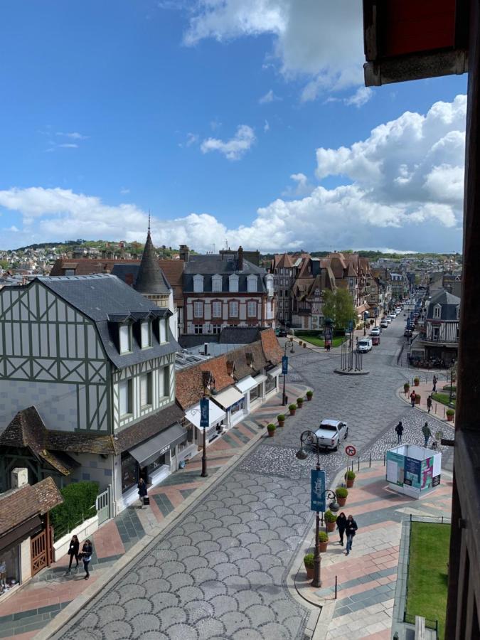 Duplex Au Coeur De Deauville Avec Vue Imprenable Et Parking Prive 외부 사진