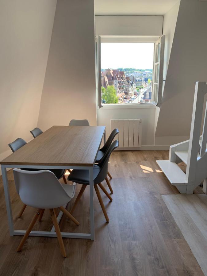 Duplex Au Coeur De Deauville Avec Vue Imprenable Et Parking Prive 외부 사진